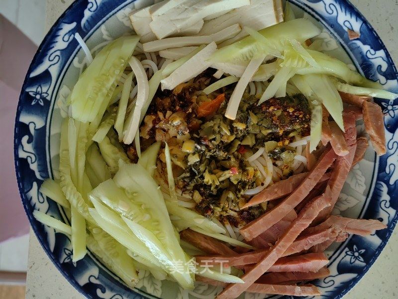 牛肉纯蔬拌粉的做法