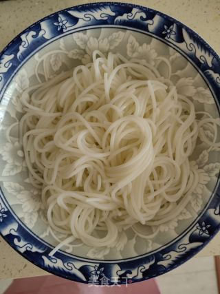 牛肉纯蔬拌粉的做法步调：7