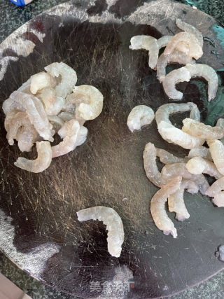 洋葱炒虾仁的做法步调：2