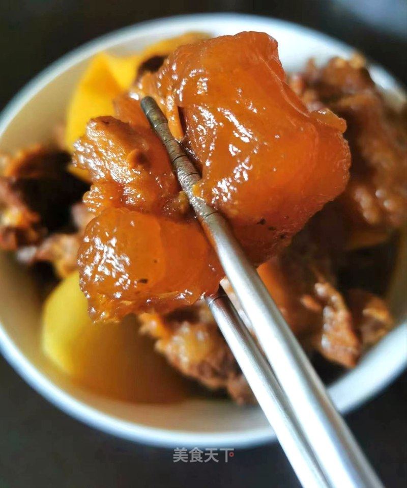 萝卜焖牛筋腩的做法