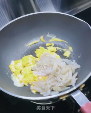 利剑木耳韭菜炒鸡蛋的做法步调：6