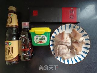 阿胶酱焖肉的做法步调：1