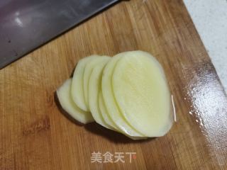 酸辣土豆丝的做法步调：1