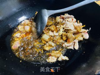 芹菜喷鼻干炒肉的做法步调：12