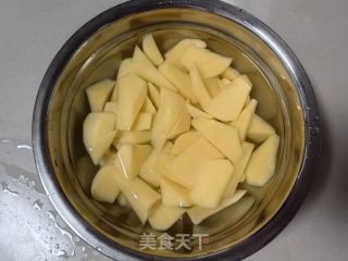 喷鼻辣薯角的做法步调：2