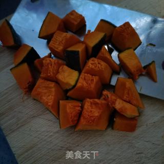 板栗北瓜粥的做法步调：3