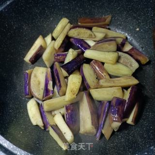 茄子炖鳗鱼干的做法步调：7