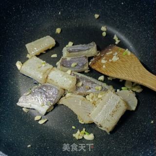 茄子炖鳗鱼干的做法步调：12