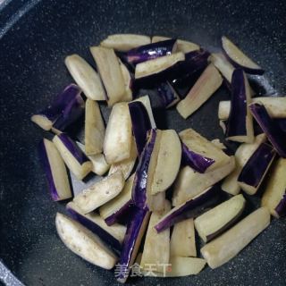 茄子炖鳗鱼干的做法步调：6