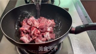 单莲排骨汤的做法步调：2