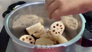 单莲排骨汤的做法步调：5