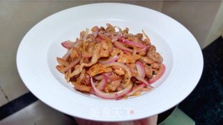 洋葱炒五花肉的做法步调：10