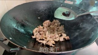 洋葱炒五花肉的做法步调：5