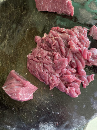 菜心牛肉炒饭的做法步调：2