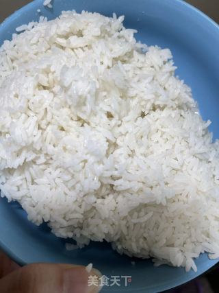 菜心牛肉炒饭的做法步调：1