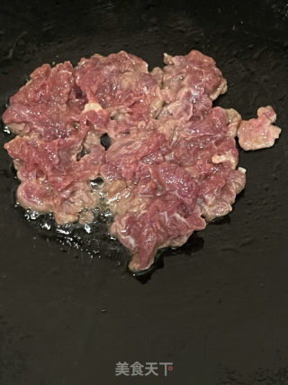 菜心牛肉炒饭的做法步调：9