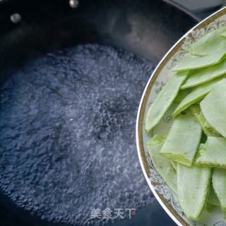 藊豆炒烤鸭的做法步调：3