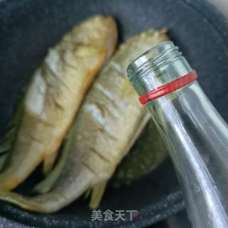 家常焖炖年夜黄花的做法步调：4