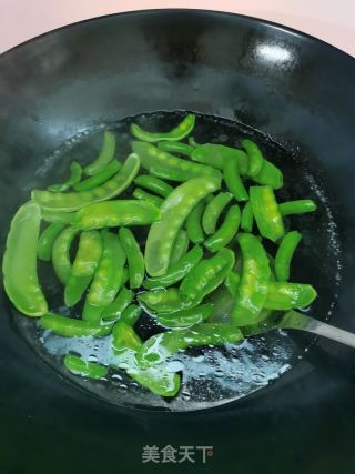腊肉炒荷兰豆的做法步调：6