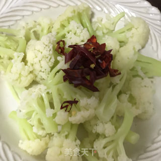 凉拌紧花菜的做法步调：3
