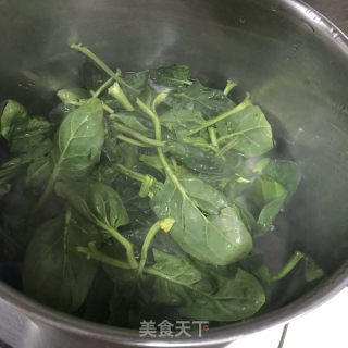低脂菠菜的做法步调：2