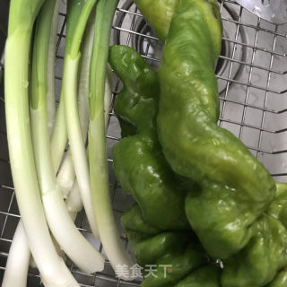 冬笋炒腊肉的做法步调：3