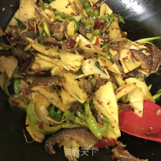 冬笋炒腊肉的做法步调：7