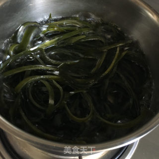 海带拌黄瓜的做法步调：2