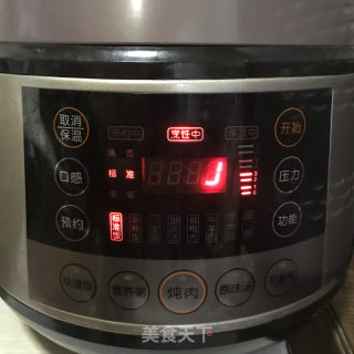 牛腱子利剑萝卜汤的做法步调：4