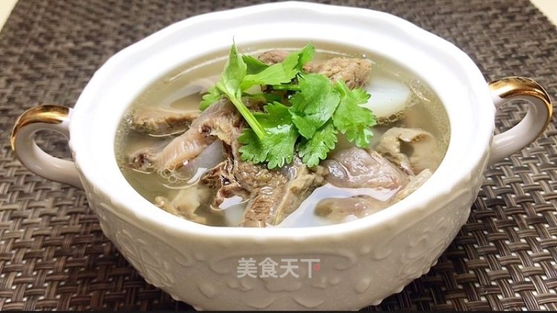 牛腱子利剑萝卜汤的做法
