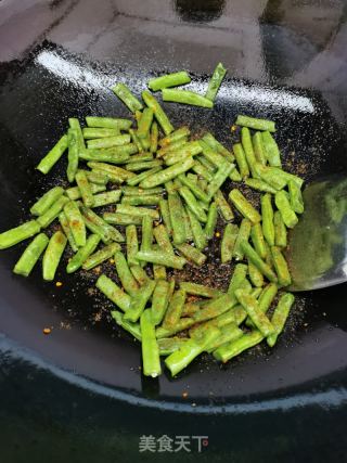 喷鼻辣四时豆的做法步调：8