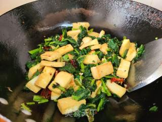 雪里白炒豆腐的做法步调：6