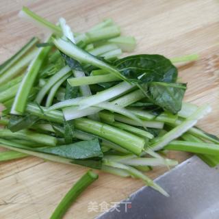陈虾时蔬炒荞麦里的做法步调：1