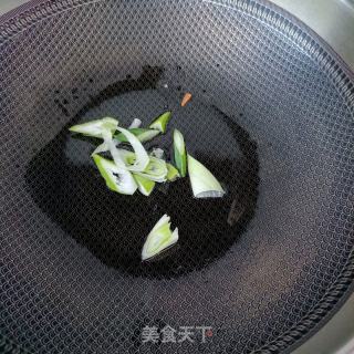 陈虾时蔬炒荞麦里的做法步调：10