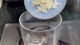 奶喷鼻银耳燕麦粥的做法步调：3