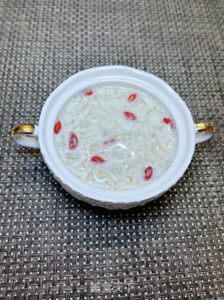 奶喷鼻银耳燕麦粥的做法步调：12