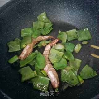 对虾海参炖藊豆的做法步调：10