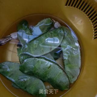 对虾海参炖藊豆的做法步调：1