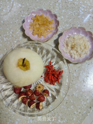 小吊梨汤的做法步调：1