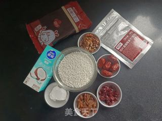 大年夜饭必备苦面椰喷鼻豆沙八宝饭的做法步调：1