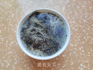 乌芝麻白枣苹果粥的做法步调：6
