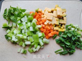芥菜北瓜炒馒头的做法步调：1