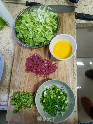 肉蛋蔬炒粉的做法步调：1