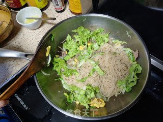 肉蛋蔬炒粉的做法步调：6