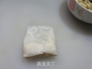 喷鼻蕉馅秋卷的做法步调：4