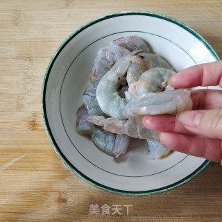 荔枝虾球的做法步调：1