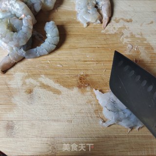 荔枝虾球的做法步调：2