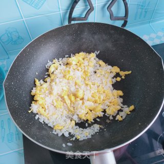 西蓝花炒饭的做法步调：5