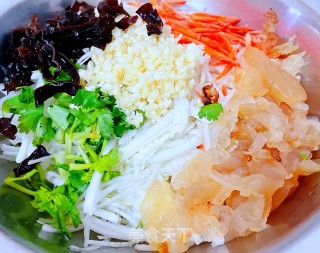 蜇皮粉丝木耳拌利剑菜#浑肠食谱#的做法步调：4
