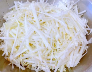 蜇皮粉丝木耳拌利剑菜#浑肠食谱#的做法步调：3